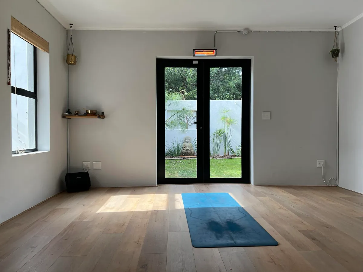 Eloise Frey Yoga 