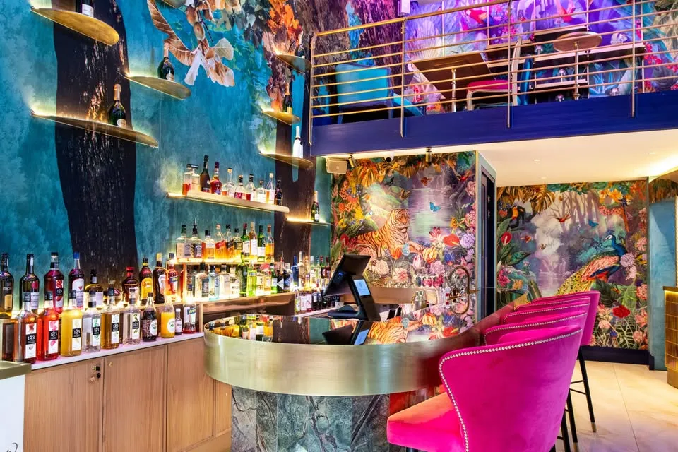 Mon Amour Champagne and Piano Bar