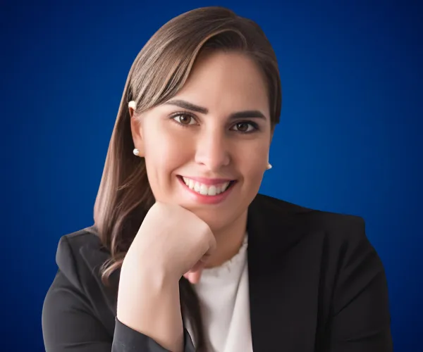 Alejandra Varela Chaverri: consultora estratégica, coach comercial y conferencista en servicio al cliente