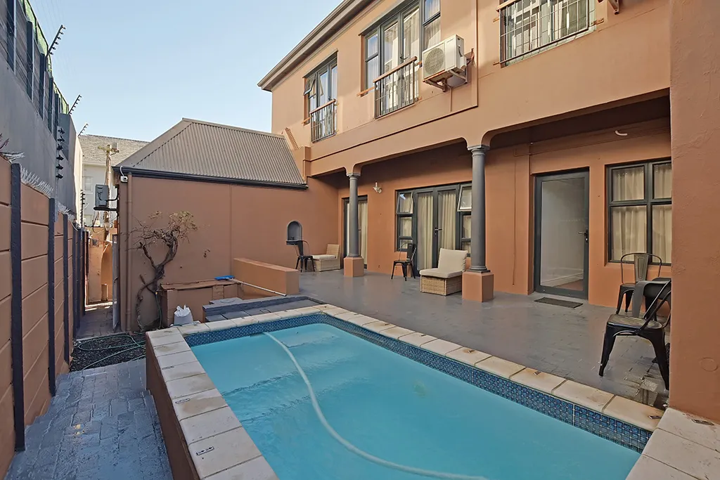 Albatross Guest House