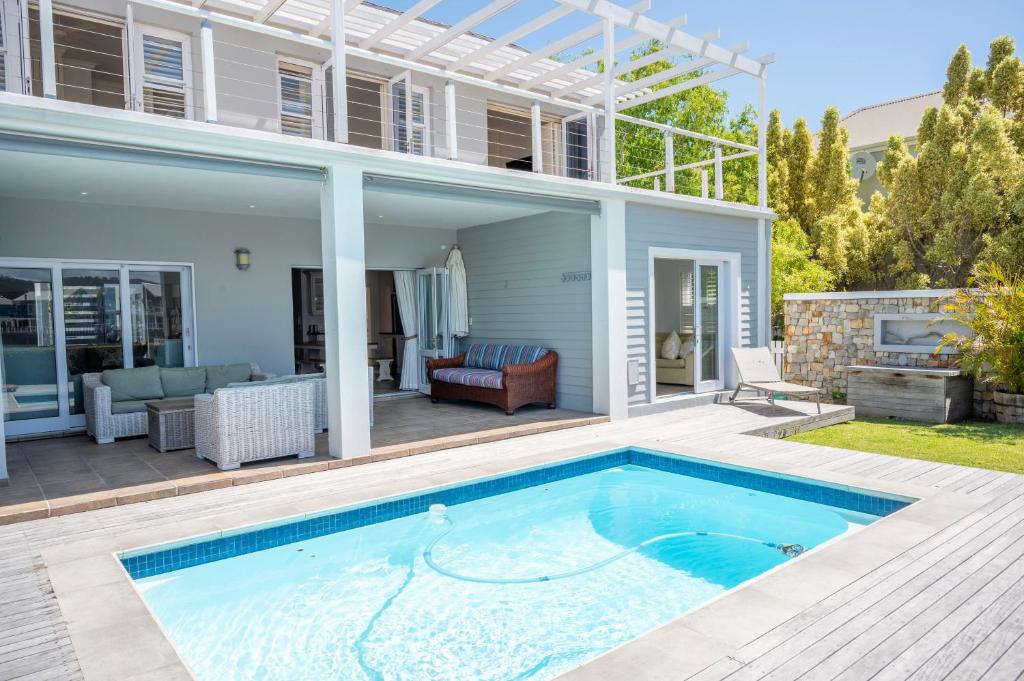 Thesen Islands Accommodation