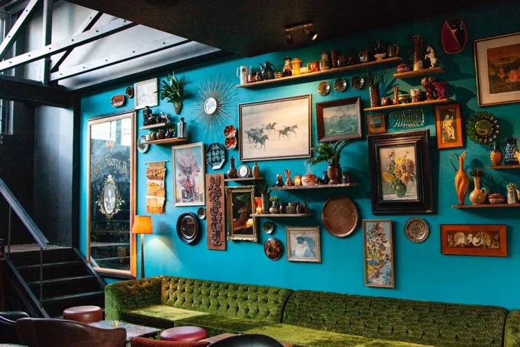 Dark Horse Bar